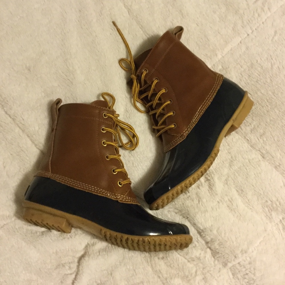 Duck Style Boots
